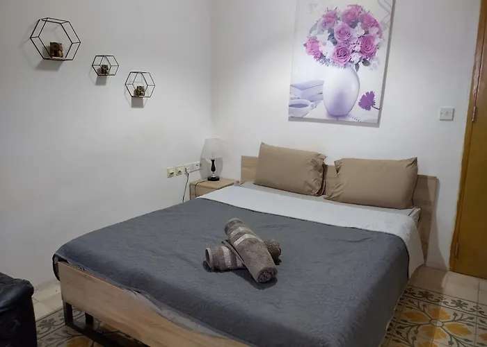 Forty Three #1, 2 Victoria