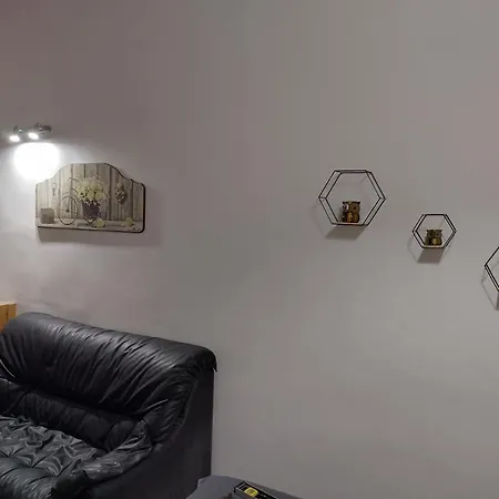 Forty Three #1, 2 Apartment
