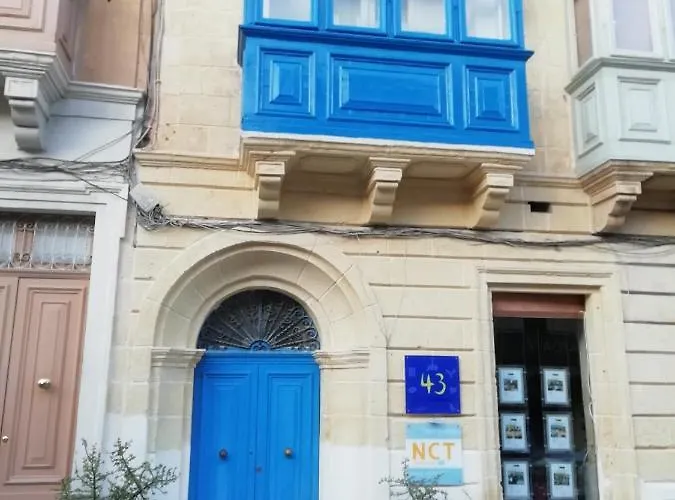 Forty Three #1, 2 아파트 *